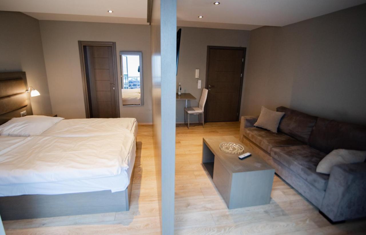 Main Appartments Frankfurt Airport Kelsterbach Bagian luar foto