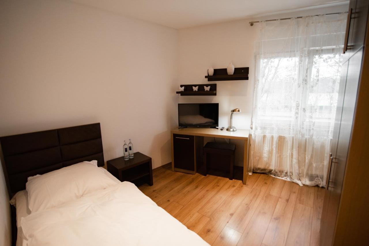 Main Appartments Frankfurt Airport Kelsterbach Bagian luar foto
