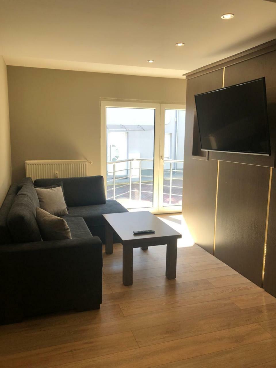 Main Appartments Frankfurt Airport Kelsterbach Bagian luar foto